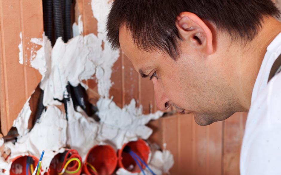 technicien électricien Paris 1